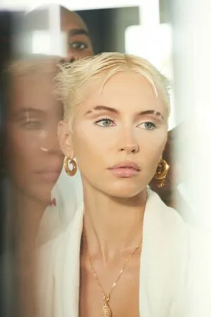 Iris Law OnlyFans Leaked Free Thumbnail Picture - #NMxr1Hr0Uz