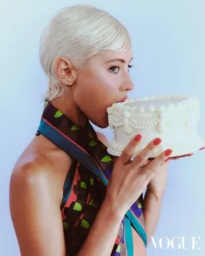 Iris Law OnlyFans Leaked Free Thumbnail Picture - #NfTDNzC7Y7