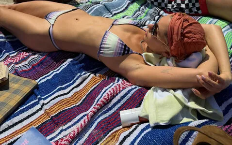Iris Law OnlyFans Leaked Free Thumbnail Picture - #PtcVfSw6ZP