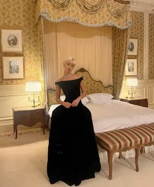 Iris Law OnlyFans Leaked Free Thumbnail Picture - #Q6Fz73B86i