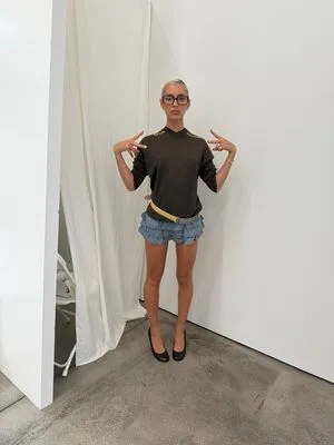 Iris Law OnlyFans Leaked Free Thumbnail Picture - #ST5pBptugW