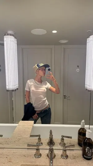 Iris Law OnlyFans Leaked Free Thumbnail Picture - #Uxbl1sLKVZ