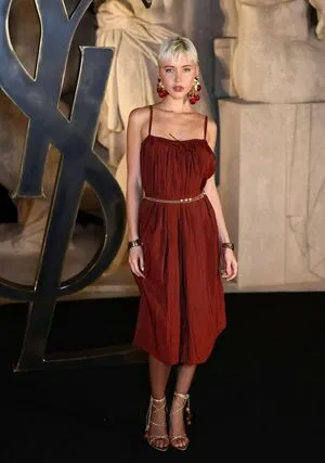 Iris Law OnlyFans Leaked Free Thumbnail Picture - #V7U34Pu0Z1