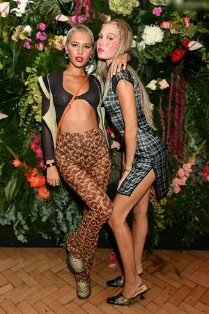 Iris Law OnlyFans Leaked Free Thumbnail Picture - #YN6IunSE7m