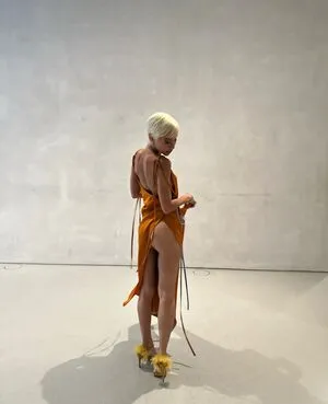 Iris Law OnlyFans Leaked Free Thumbnail Picture - #b1gb0kKNJk