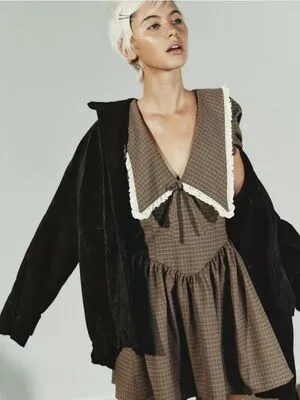 Iris Law OnlyFans Leaked Free Thumbnail Picture - #ek9x0C41gn