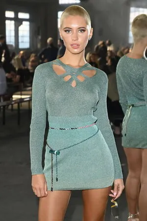 Iris Law OnlyFans Leaked Free Thumbnail Picture - #fRJuYXRjji