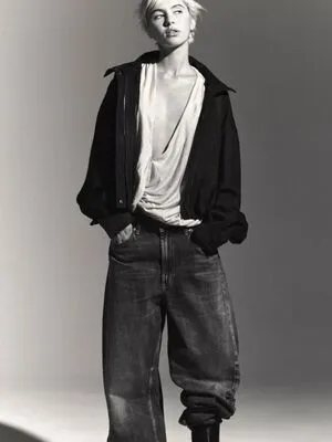 Iris Law OnlyFans Leaked Free Thumbnail Picture - #h84fbIkZVo