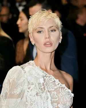 Iris Law OnlyFans Leaked Free Thumbnail Picture - #huo8jJ1xLr