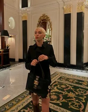 Iris Law OnlyFans Leaked Free Thumbnail Picture - #ih58yjfPOv