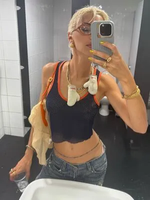 Iris Law OnlyFans Leaked Free Thumbnail Picture - #jMDPruiFEX