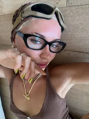 Iris Law OnlyFans Leaked Free Thumbnail Picture - #jrzXhpBOLp