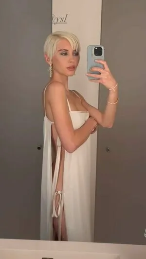 Iris Law OnlyFans Leaked Free Thumbnail Picture - #kl6OasyKGL