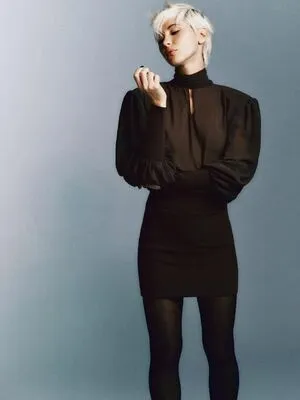 Iris Law OnlyFans Leaked Free Thumbnail Picture - #r96GdAmJ6A