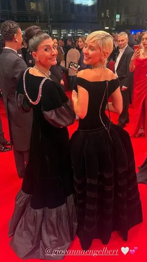 Iris Law OnlyFans Leaked Free Thumbnail Picture - #ubrsJC9ClU