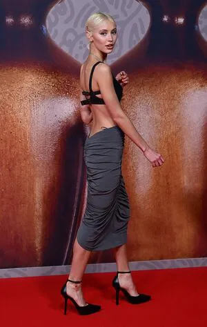 Iris Law OnlyFans Leaked Free Thumbnail Picture - #v4bzUPruFZ