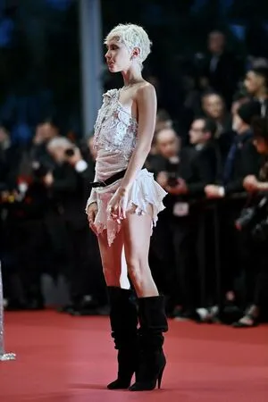 Iris Law OnlyFans Leaked Free Thumbnail Picture - #wFSSrbFBXx