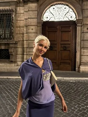 Iris Law OnlyFans Leaked Free Thumbnail Picture - #yg7Lgnj65A