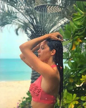 Iris Mittenaere OnlyFans Leaked Free Thumbnail Picture - #Z2Skq2xfYa