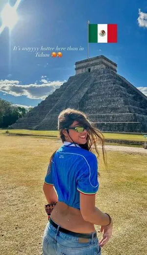 Iris Mulas OnlyFans Leaked Free Thumbnail Picture - #7wWE0JWbS0