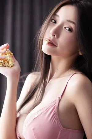 Iris Xiao OnlyFans Leaked Free Thumbnail Picture - #kZbPLZ6wzo