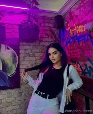 Irisblueeee OnlyFans Leaked Free Thumbnail Picture - #3f5Mx9UMIX