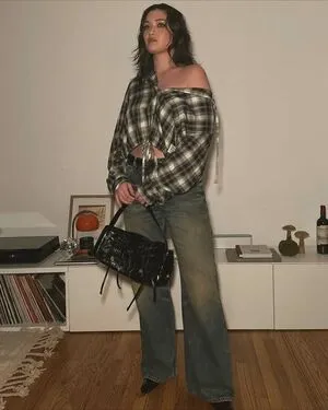 Isa Briones OnlyFans Leaked Free Thumbnail Picture - #f4V42zykhQ