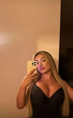 Isabel Ribeiro OnlyFans Leaked Free Thumbnail Picture - #FtFDb2Psag