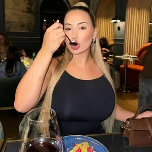 Isabel Ribeiro OnlyFans Leaked Free Thumbnail Picture - #NgOliplBBy