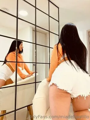 Isabel W OnlyFans Leaked Free Thumbnail Picture - #OwAC0u051O