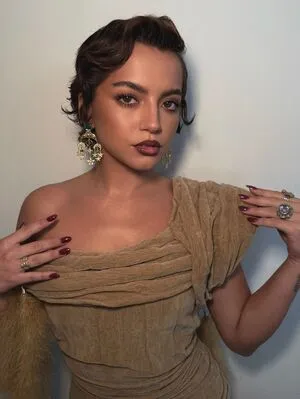 Isabela Merced OnlyFans Leaked Free Thumbnail Picture - #ODMhEmbma4