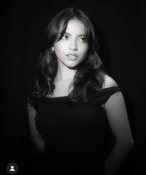 Isabela Merced OnlyFans Leaked Free Thumbnail Picture - #l0CjTFTXa8