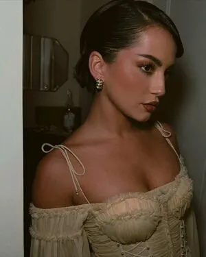 Isabela Merced OnlyFans Leaked Free Thumbnail Picture - #pfQFyNP7cq