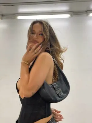 Isabelle Clarke OnlyFans Leaked Free Thumbnail Picture - #4nycQ6mo79