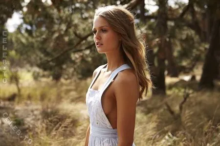 Isabelle Cornish OnlyFans Leaked Free Thumbnail Picture - #QmHC9UGLBC