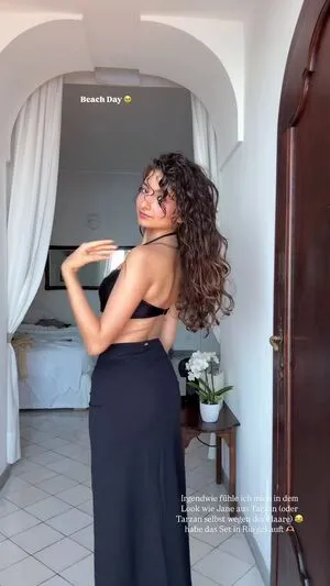 Ischtar Isik OnlyFans Leaked Free Thumbnail Picture - #LdhUpq33vl