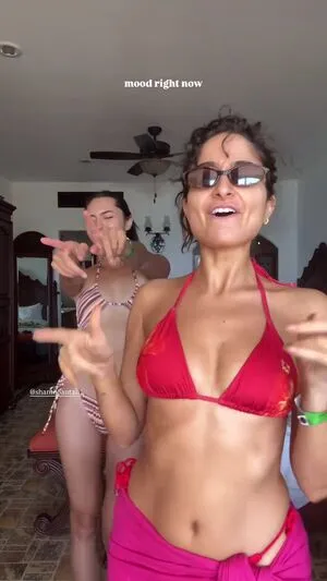 Ischtar Isik OnlyFans Leaked Free Thumbnail Picture - #PV8Zx0Si2p