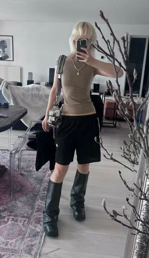 Isha Van Dijk OnlyFans Leaked Free Thumbnail Picture - #22euWarYAL