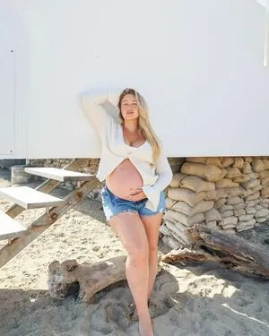 Iskra Lawrence OnlyFans Leaked Free Thumbnail Picture - #0s8QQ283tr