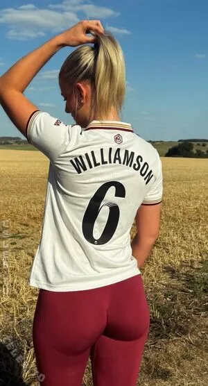 Issy Anderson OnlyFans Leaked Free Thumbnail Picture - #8sS112pRQ9