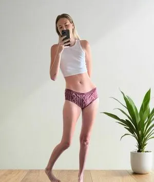 Issy Austi OnlyFans Leaked Free Thumbnail Picture - #Bp5R9eZl8p