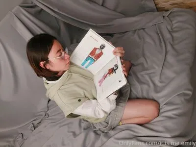 It Is Me Emily OnlyFans Leaked Free Thumbnail Picture - #1GrvZ2JsYt