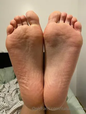 Italianfeetluv OnlyFans Leaked Free Thumbnail Picture - #LxpxnUnLEg