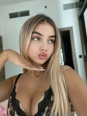 Itsangelinabae OnlyFans Leaked Free Thumbnail Picture - #sx4n7LRF6v