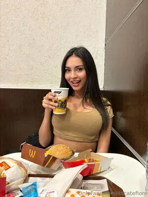 Itscatefiore OnlyFans Leaked Free Thumbnail Picture - #ClNICkChhG