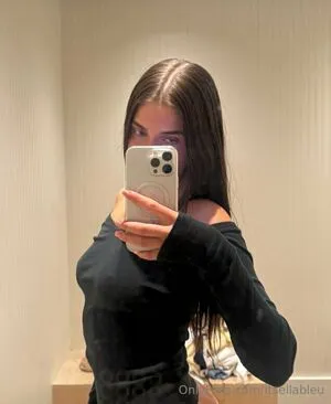 Itsellableu OnlyFans Leaked Free Thumbnail Picture - #2BxSyeKd4X
