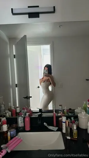 Itsellableu OnlyFans Leaked Free Thumbnail Picture - #ooOUGLTWfu