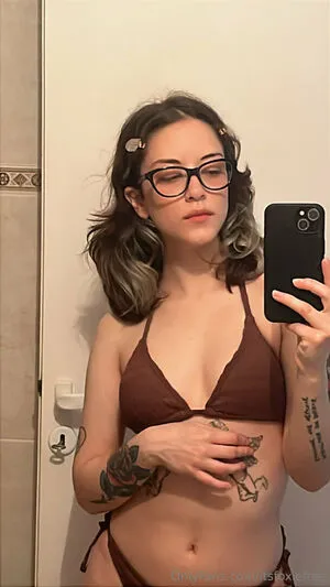 Itsfoxiefree OnlyFans Leaked Free Thumbnail Picture - #jmDUazxS4k