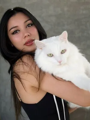 Itshellovee OnlyFans Leaked Free Thumbnail Picture - #4Zm2yfzw7u