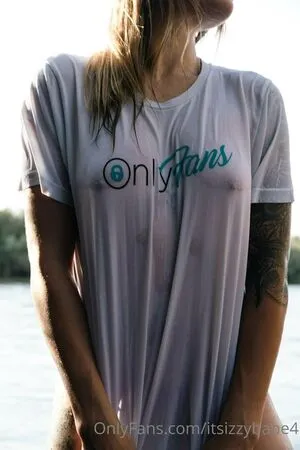 Itsizzybabe4 OnlyFans Leaked Free Thumbnail Picture - #b7YULAS7ZT